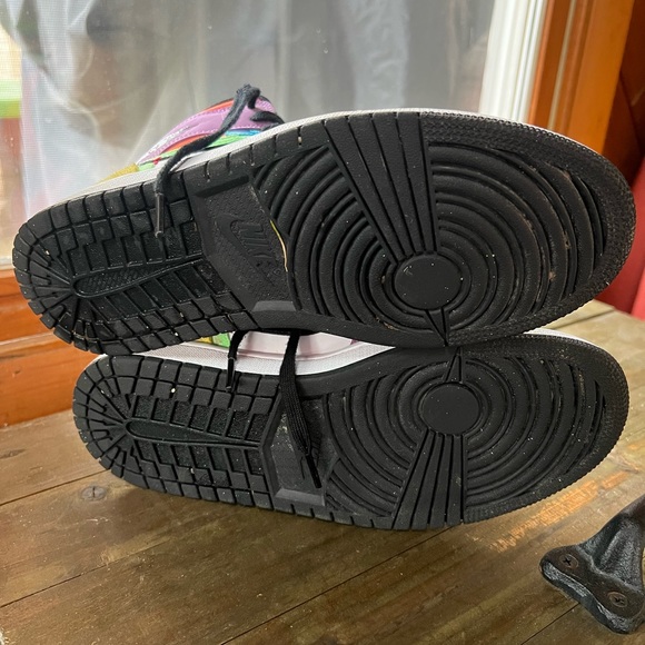 Jordan 1 Lightbulb 9.5 womens - Picture 6 of 6